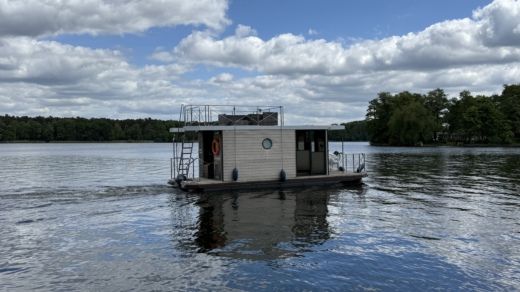 Berlin Houseboat RIVO SP ZO.O Campi 300 alt tag text