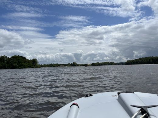 Nantes Motorboat Jeanneau Prélude alt tag text