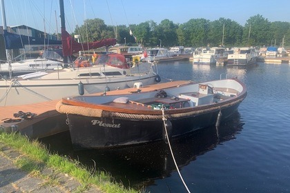 Rental Motorboat Harding Reddingssloep Drachten