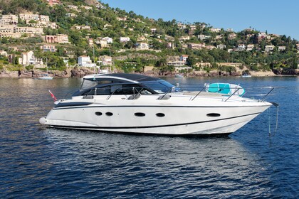 Miete Motorboot Princess V42 Villeneuve-Loubet