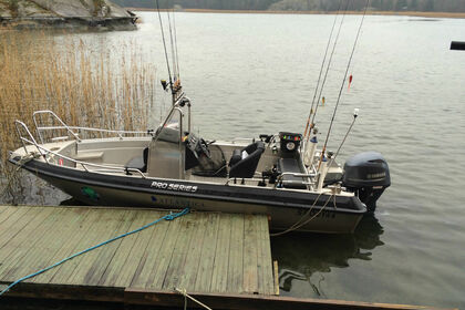 Rental Motorboat Buster LX Pro Stockholm