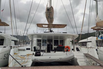 Rental Catamaran Lagoon Lagoon 52 F with watermaker & A/C - PLUS Le Marin