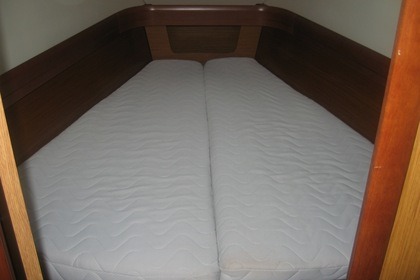 Hire Sailboat JEANNEAU SUN ODYSSEY 39I Portisco