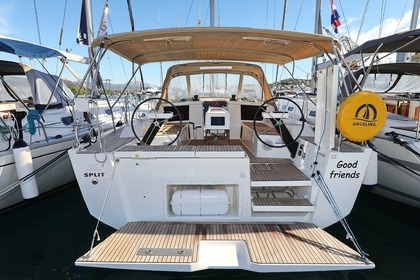 Hire Sailboat DUFOUR 430 Trogir
