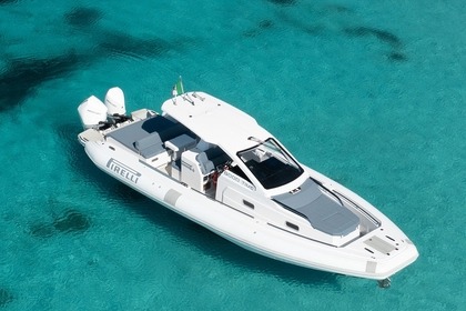 Hyra båt RIB-båt Pirelli 35 Porto Cervo