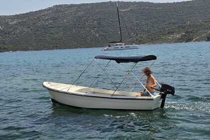 Hire Motorboat Jugoplastika Pasara 460 Poljica, Marina