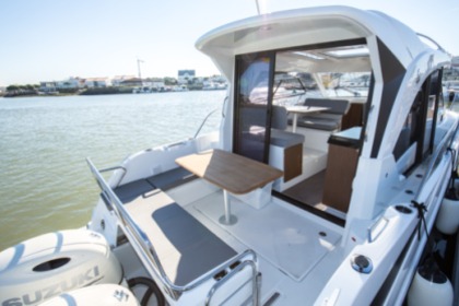 Noleggio Barca a motore Beneteau Antares 9 Ponte