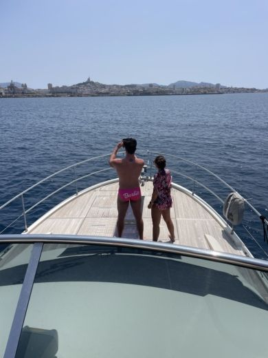 Marselha Motor Yacht Beneteau MC6 alt tag text