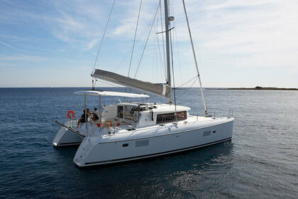 Charter Catamaran LAGOON 420 Nikiti