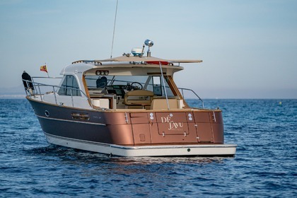 Charter Motorboat Arcoa Mystic 39 Mahón