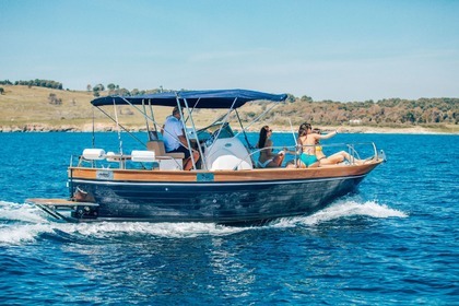 Hire Motorboat Mimi' Libeccio 25 wa Otranto