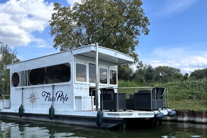 Charter Houseboat RollyBoot Max Ketzin