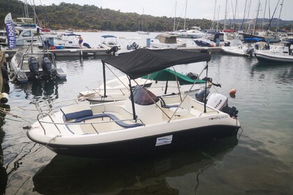 Hire Boat without licence  moonday 540 moonday 540 s/d   8 passengers Chalkidiki