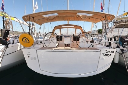 Hire Sailboat DUFOUR DUFOUR 460 GRAND LARGE Trogir