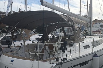 Czarter Jacht żaglowy BAVARIA 37 CRUISER Zadar