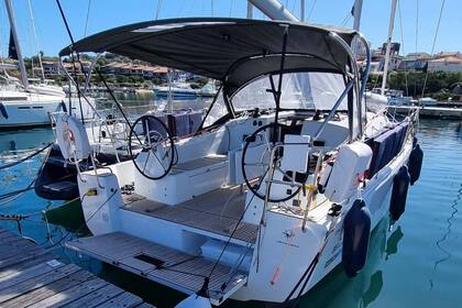 Hyra båt Segelbåt Jeanneau Sun Odyssey 380 Golfo Aranci