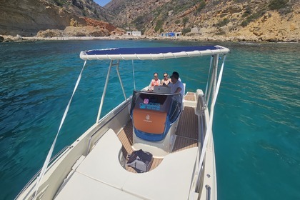 Verhuur Motorboot INVICTUS Cappoforte fx200 Jávea