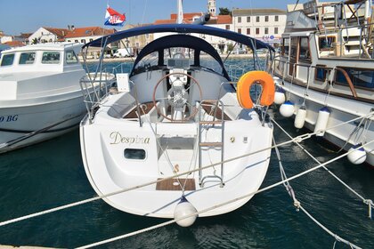 Hire Sailboat Beneteau Oceanis Clipper 323 Biograd na Moru