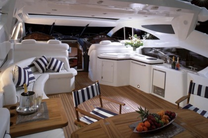 Noleggio Yacht a motore Tiger Sunseeker Predator 68 Terracina
