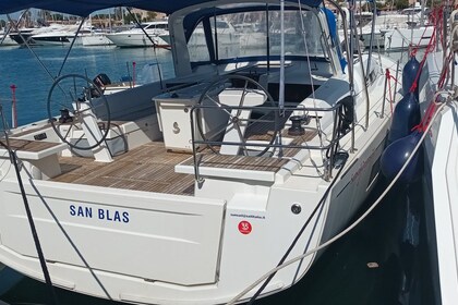 Ενοικίαση Ιστιοπλοϊκό σκάφος Bénéteau Oceanis 51.1 - 5 + 1 cab. Marina di Portorosa