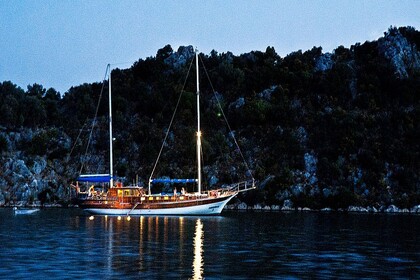 Hire Gulet All inclusive boat tour with a capacity of 12 Traditional Gulet Kaş