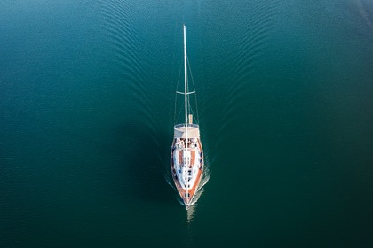Verhuur Zeilboot Bavaria 42c cruises Milos
