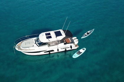 Hire Motorboat Jeanneau MERRY FISCHER 1095 Saint-Tropez