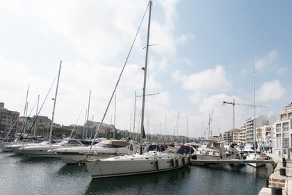 Hire Sailboat Beneteau Oceanis 50 Malta