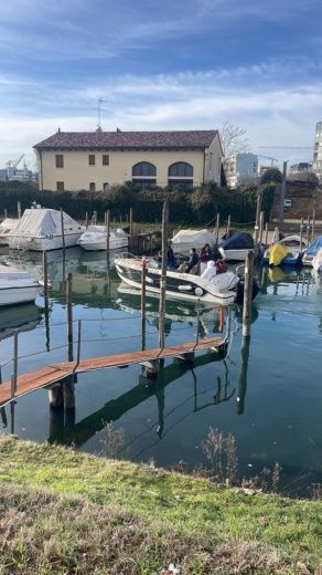 Wenecja Motorboat Quicksilver cruiser 605 alt tag text