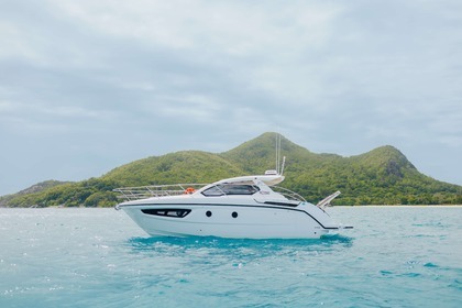 Charter Motorboat Azimut Atlantis 34 Seychelles
