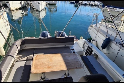 Location Bateau à moteur Jeanneau Cap Camarat 9.0 Wa Six-Fours-les-Plages