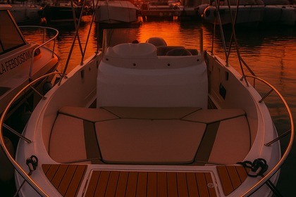 Charter Motorboat Jeanneau Cap Camarat 6.5 Cc Golfe Juan