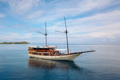 Noleggio Barca a motore Wooden Traditional Phinisi Phinisi Reggenza di Manggarai Occidentale