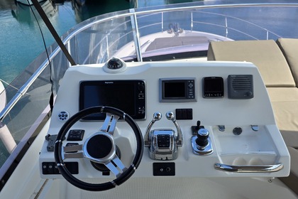 Rental Motorboat Jeanneau Prestige 550 fly Primošten