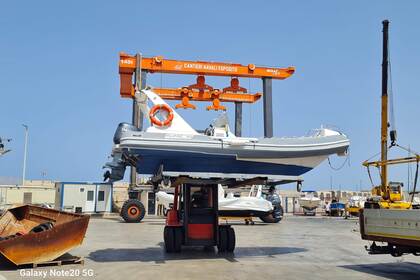 Noleggio Barca a motore sacs Gost Pantelleria