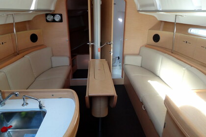 Charter Sailboat BENETEAU FIRST 40.7 Hamble-le-Rice