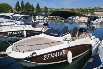 Hire Motorboat Quicksilver Activ 605 Sundeck Punat