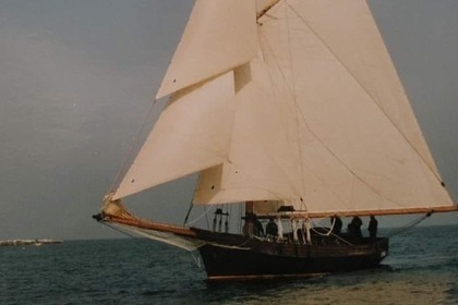Charter Sailboat Ippolito girolamo Veliero Marina di Pisa