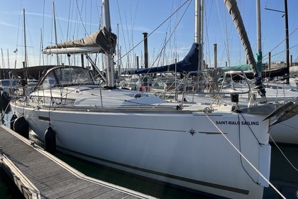 Hire Sailboat Jeanneau Sun Odyssey 379 Saint-Malo