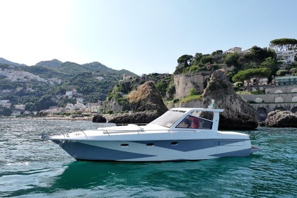 Noleggio Barca a motore Ferretti 38 Prestige Amalfi