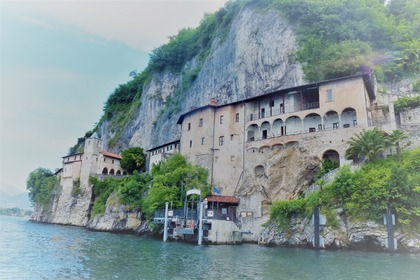 Charter Motorboat Banta 460 open Lesa