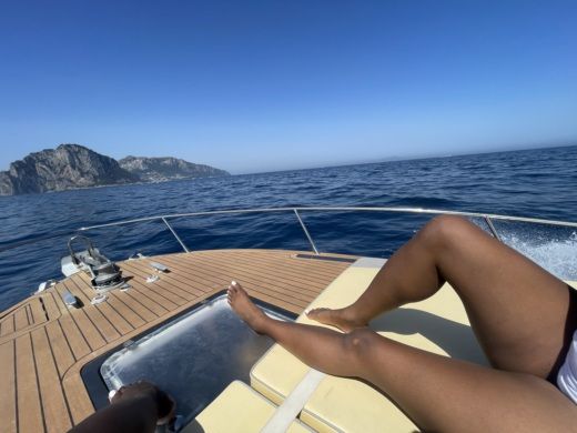 Sorrento Motorboat Itama RS alt tag text