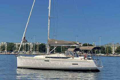 Charter Sailboat Jeanneau Sun Odyssey 379 La Rochelle