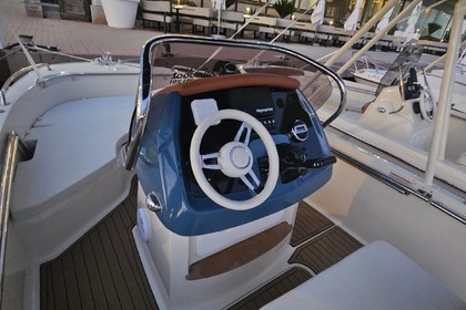 Verhuur Motorboot INVICTUS Cappoforte fx200 Jávea