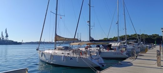 Pula Sailboat Dufour Dufour 36 Classic alt tag text