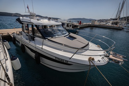 Чартер Моторная яхта Jeanneau Merry Fisher 895 Offshore Општина Примоштен