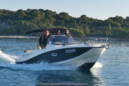 Verhuur Motorboot QUICKSILVER Activ 675 Sundeck Poreč