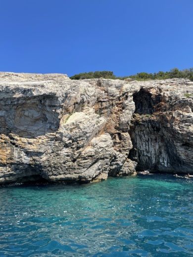 Zara Motorboat Reful Flyer 22 alt tag text