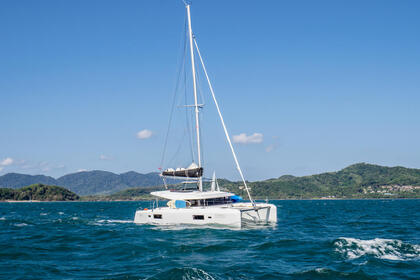 Noleggio Catamarano LAGOON Lagoon 42 - 4Cab/4Hd Phuket