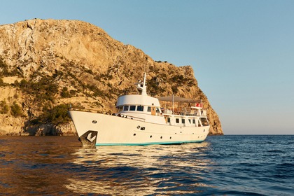 Rental Motor yacht Berwick Fairmile Trawler Barcelona